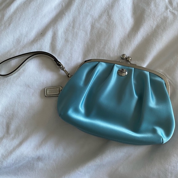 Coach Handbags - Coach Wristlet